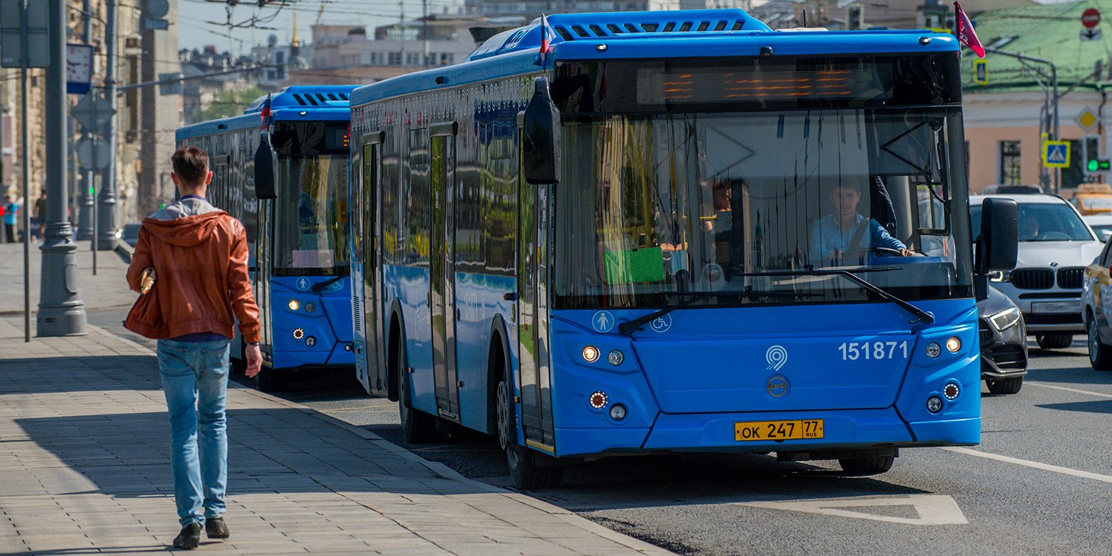 Два автобусных маршрута, проходящих через Хорошёвский район, объединили в один