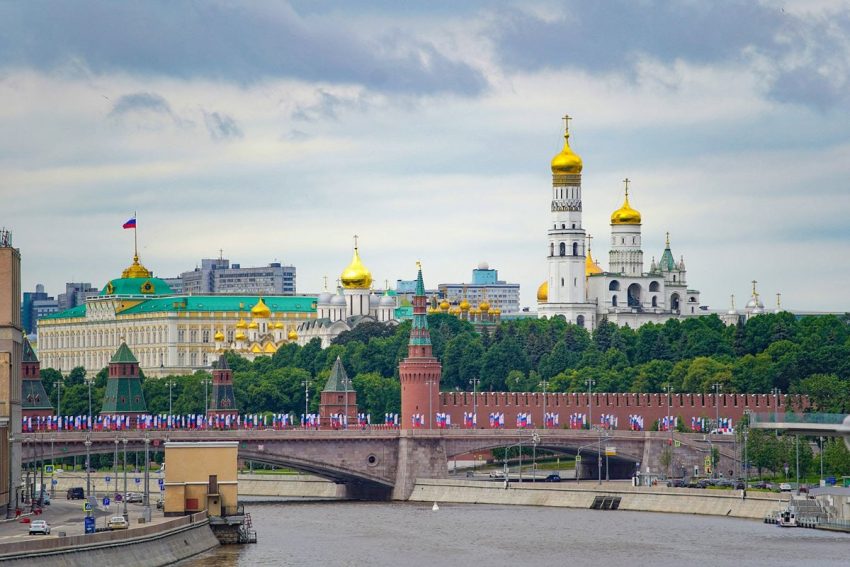 Актриса Анна Михайловская посетила столичный пункт отбора на военную службу по контракту